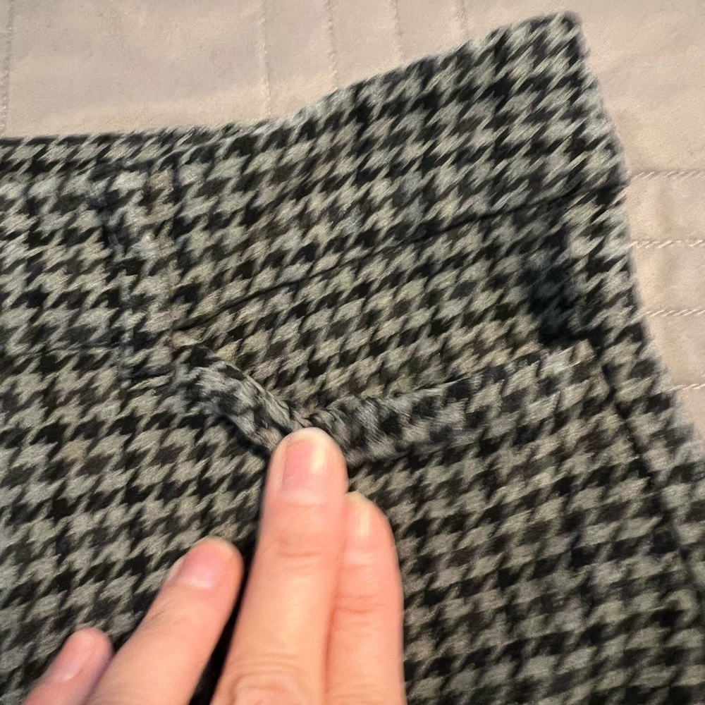 Chic Old Navy Houndstooth Patterned Pixie Pants - image 5